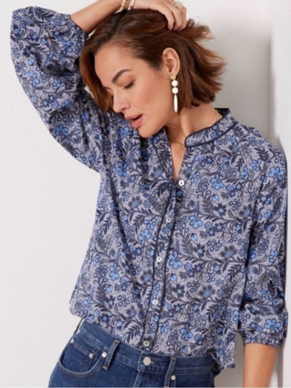 Evereve Sheila Floral Batik Piped Top - Medium